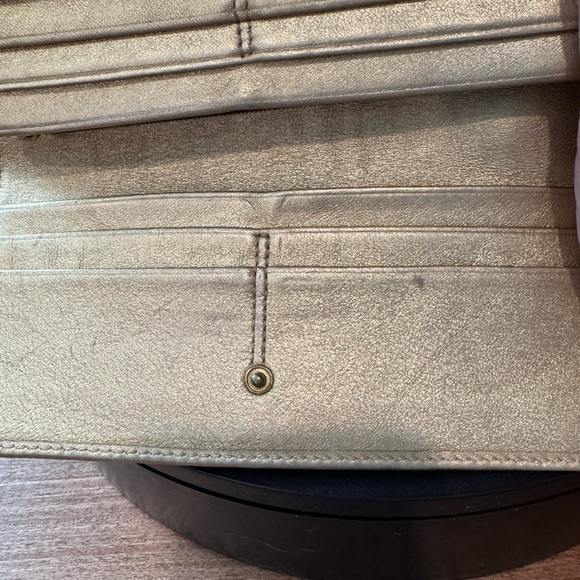 Coach Vintage Signature Stripe Chrysanthemum Appliqué Wallet - Picture 8 of 8